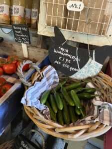 De boerderijwinkel van de kas van Kleur en Smaak